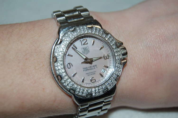 Tag heuer watch sales sapphire crystal