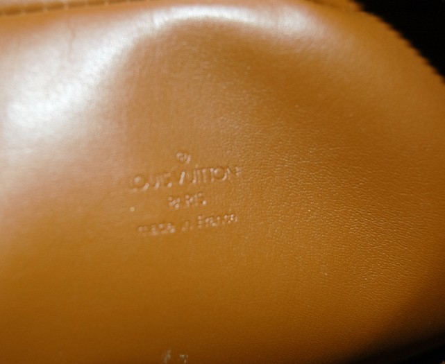 Louis Vuitton - Authenticated Tompkins Square Handbag - Patent Leather Gold Plain for Women, Good Condition