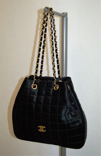 Vintage Chanel Chocolate Bar Flap Bag from 2000-2002