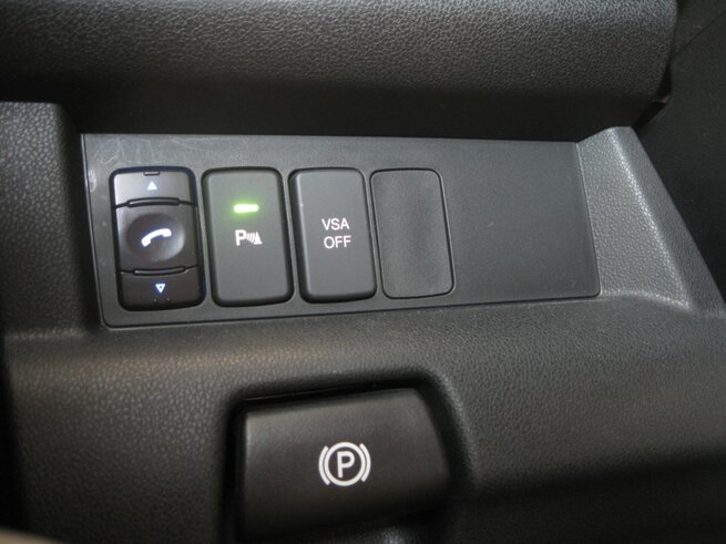 Rostra Bluetooth Installed in a Honda CRV