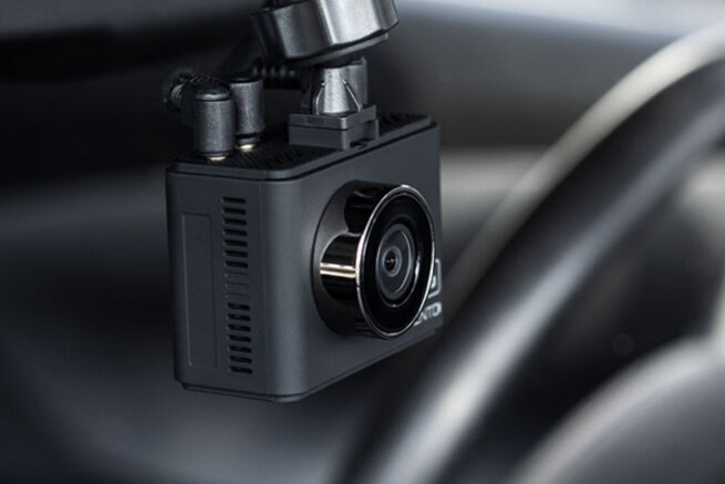 Momento M6 Dash Cam