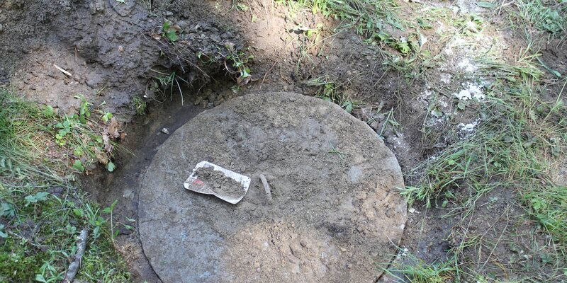  Determine if the access covers to the septic tank meet the health code & inspect the condition of the septic tank for structural soundness.
