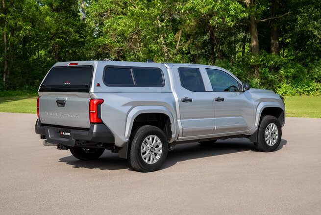 Leer Fiberglass Truck Caps